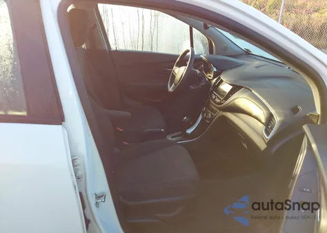 2018 Chevrolet Trax Ls z USA, uszkodzony, nr VIN KL7CJNSB4JB702556